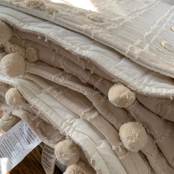 New Anthropologie Pommed Kimbra Quilt sz Queen - Picture 2 of 5